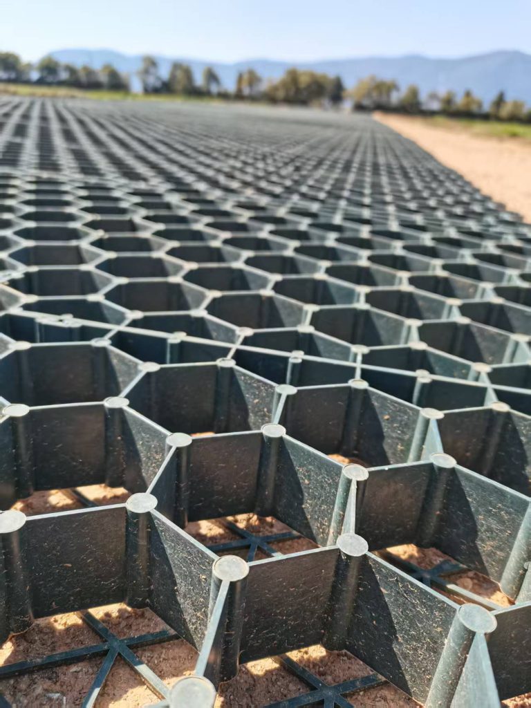 讓綠色與承重兼得：昆明盤德工程材料有限公司為您解析“植草格”的卓越價值